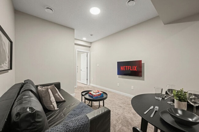 Building Photo - 8664 Edgemont Link NW