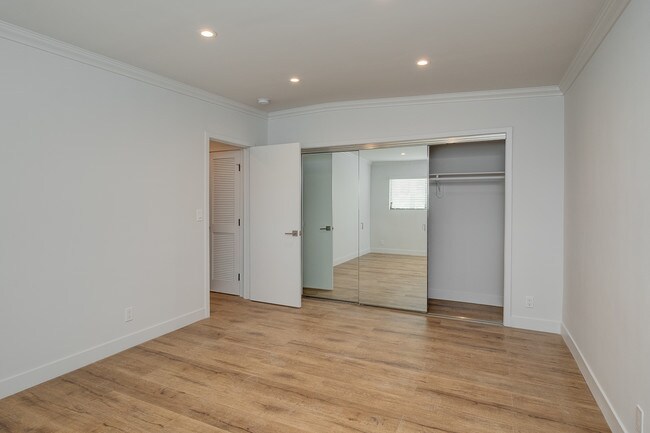 Building Photo - 2935 Duray Pl