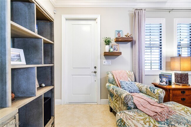 Foto del edificio - 1359 Artesia Dr E