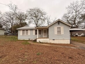 Building Photo - 638 E Madison St