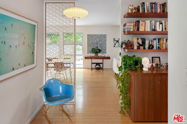 Foto del edificio - 3360 Wade St