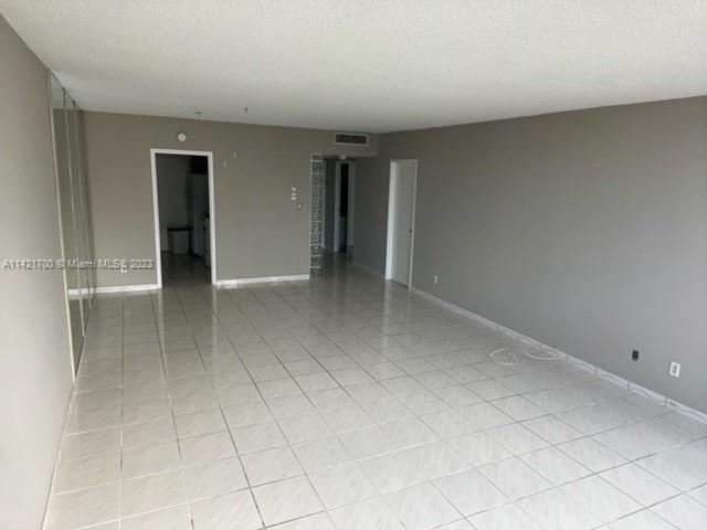 Foto del edificio - 5401 Collins Ave