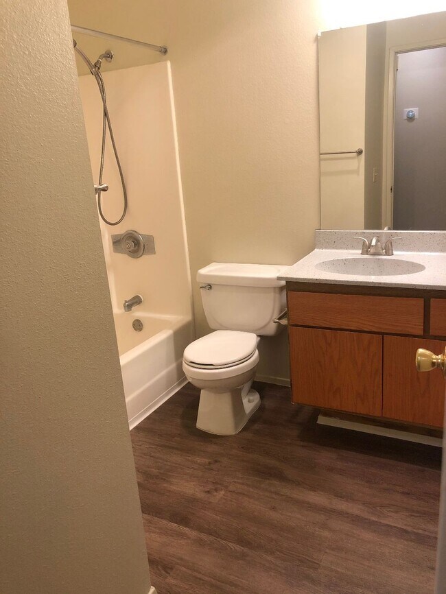 Foto del edificio - Shannon Arms III Apartments