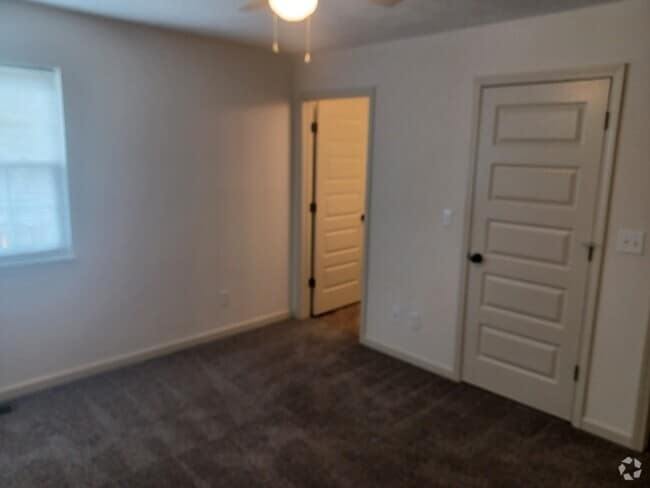 Building Photo - 811 Island View Dr