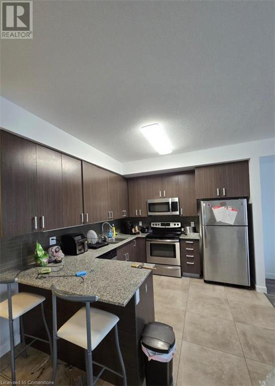 Building Photo - 62 Balsam St