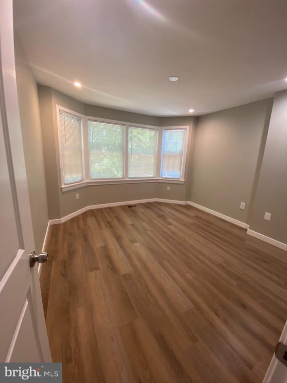 Foto del edificio - 445 E Flora St