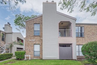 Building Photo - 2025 Augusta Dr