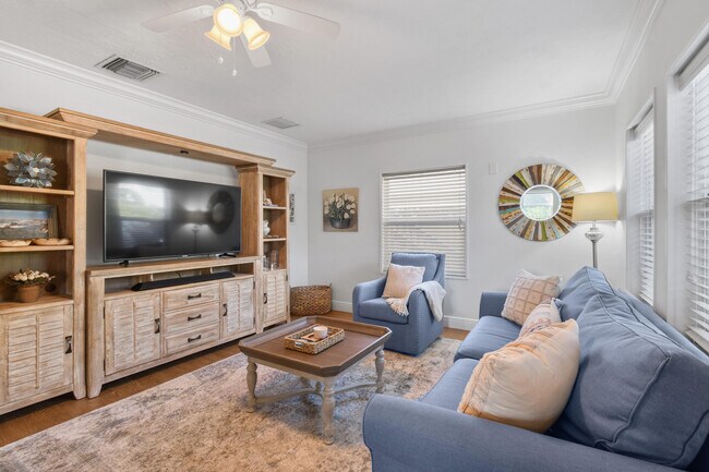 Building Photo - 444 Zephyr Way