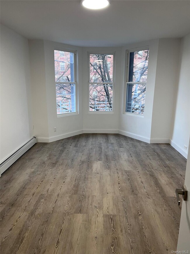 Building Photo - 1062 Clay Ave