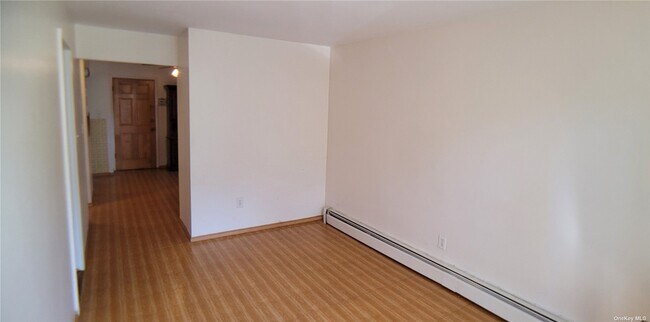 Foto del edificio - 14762 Grand Central Pkwy
