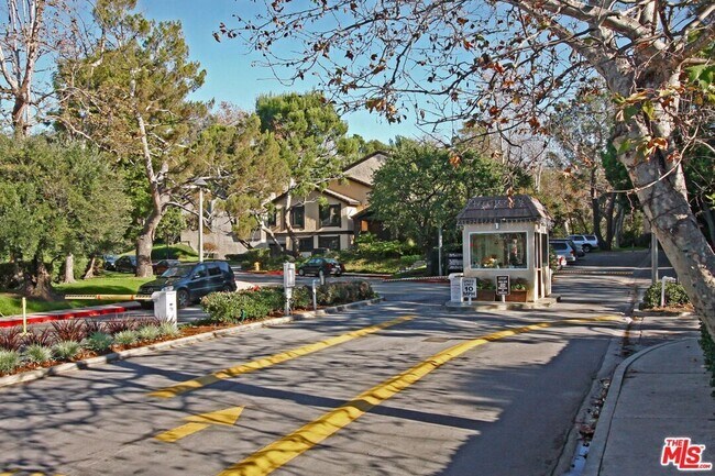 Building Photo - 3113 Raintree Cir