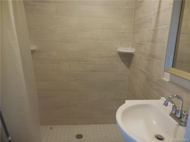 Foto del edificio - 67 N Main St