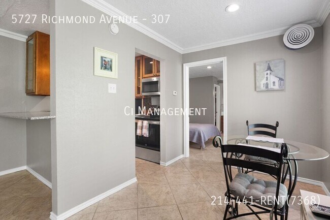 Foto del edificio - 5727 Richmond Ave