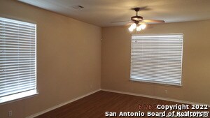 Foto del edificio - 553 Foxford Run Dr