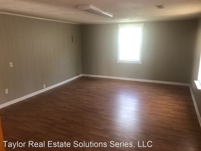 Foto del edificio - 3 br, 2 bath House - 109 D St