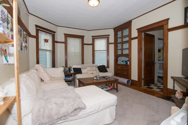 Building Photo - 54 Tremont St