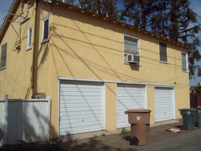 Building Photo - 2015 20th St