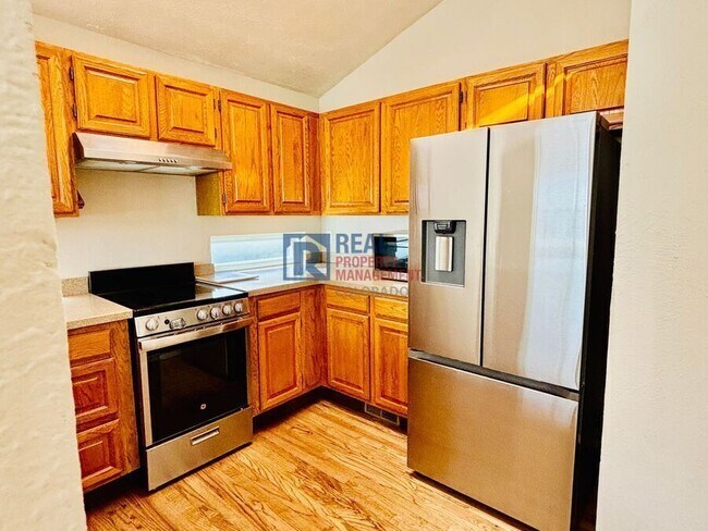 Building Photo - 10430 W 83rd Ave