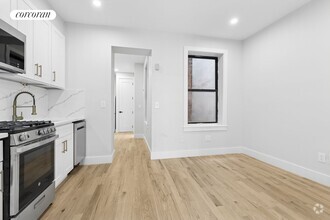 Building Photo - 206 W 96th St