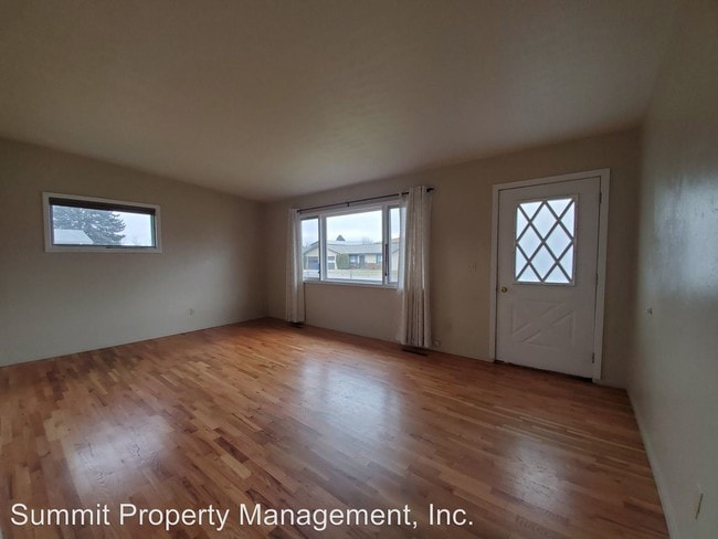 Building Photo - 5 br, 2 bath House - 3209 Washburn Street