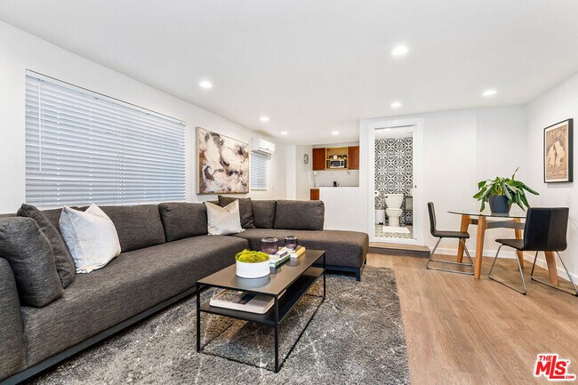 Foto del edificio - 717 Huntley Dr