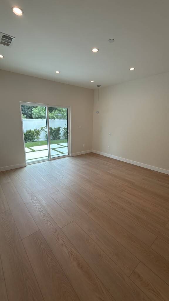 Foto del edificio - 5412 Fallbrook Ave