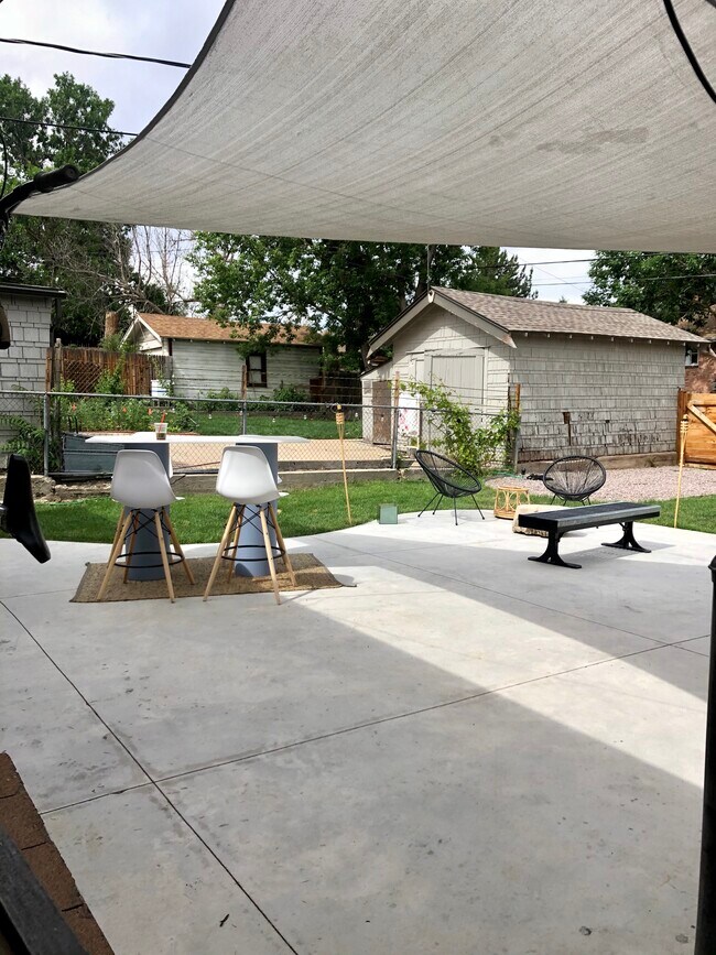 Foto del edificio - 3048 AMES ST