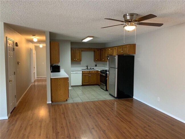 Foto del edificio - 1677 N Saddlehorn Ave
