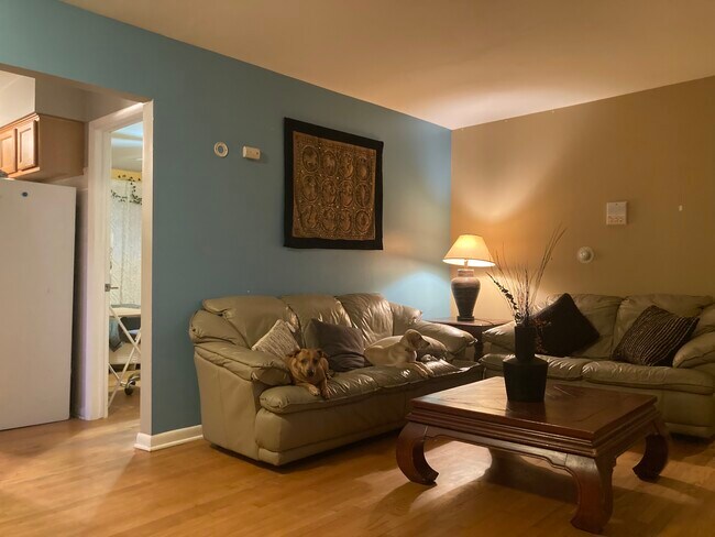 Foto del edificio - 1404 W Estes Ave