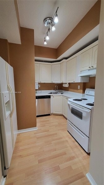 Building Photo - 3500 Coral Wy