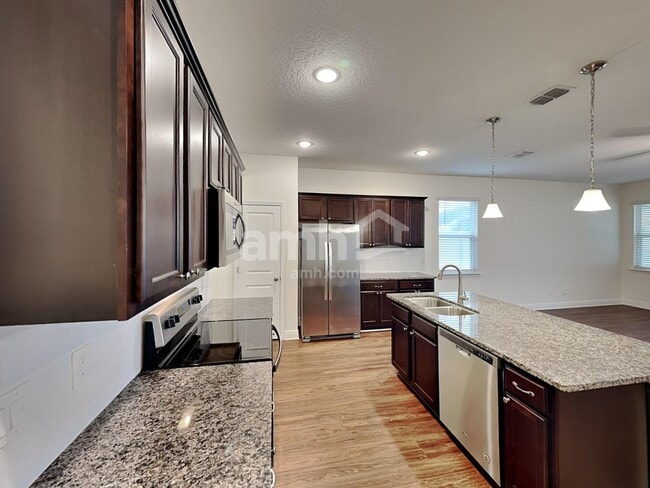 Building Photo - 1372 Celery Ave