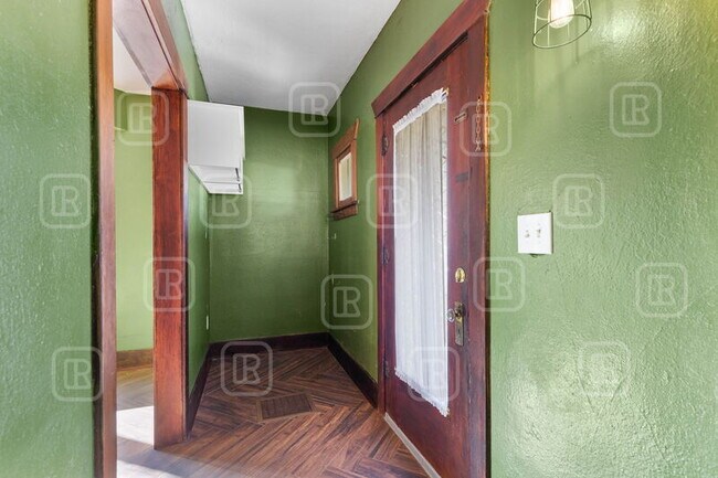 Building Photo - 1414 N Adams St