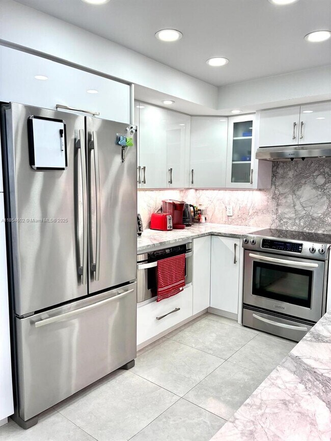 Foto del edificio - 531 N Ocean Blvd
