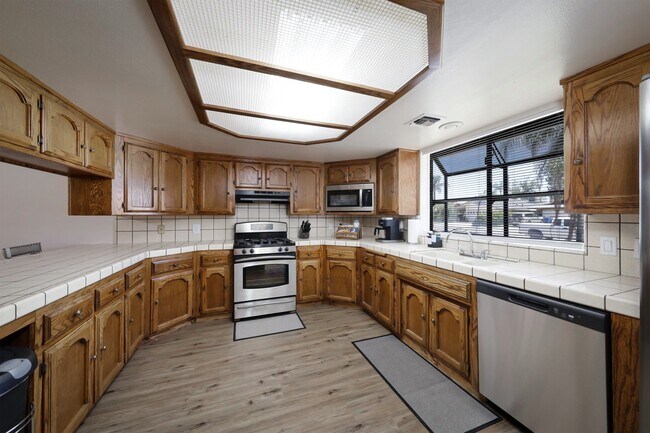 Building Photo - 4304 Milo Ave