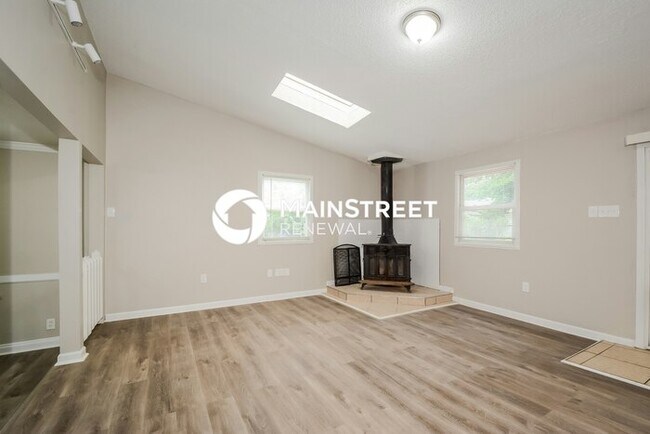 Foto del edificio - 3 Bedroom Pet-Friendly Home in St. Louis, MO with Main Street Renewal
