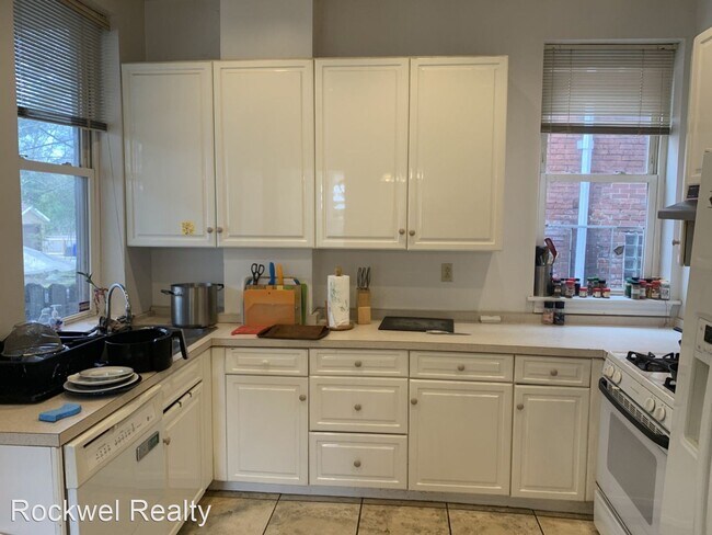 Foto del edificio - 5 br, 2.5 bath House - 1038 Murrayhill Avenue