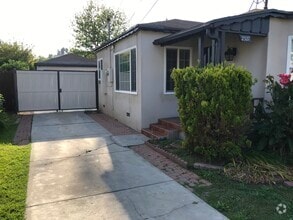 Building Photo - 2527 El Paseo