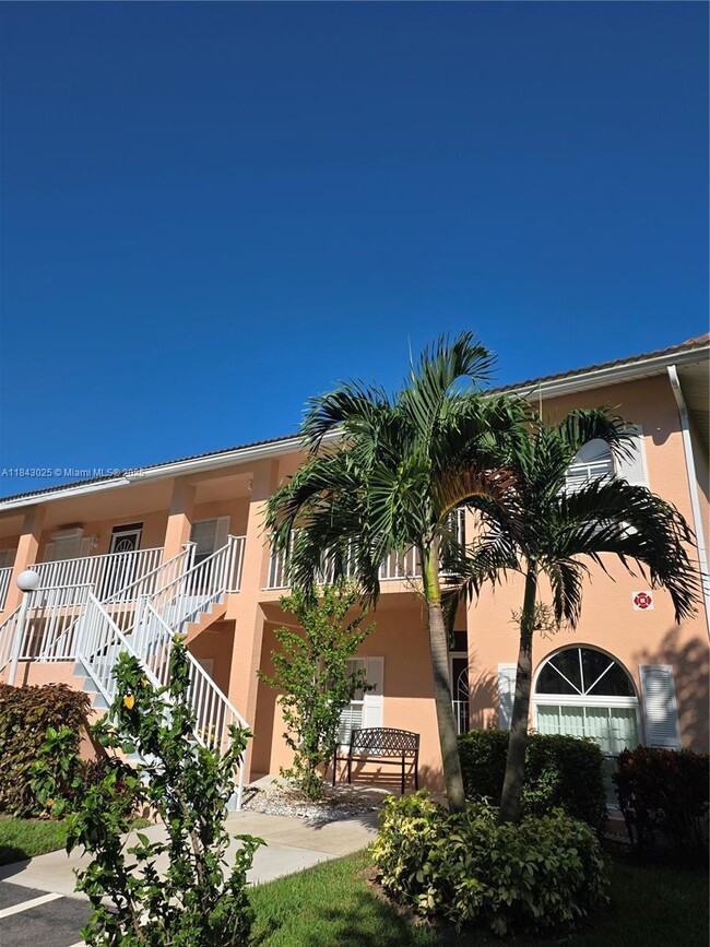 Building Photo - 575 Augusta Blvd