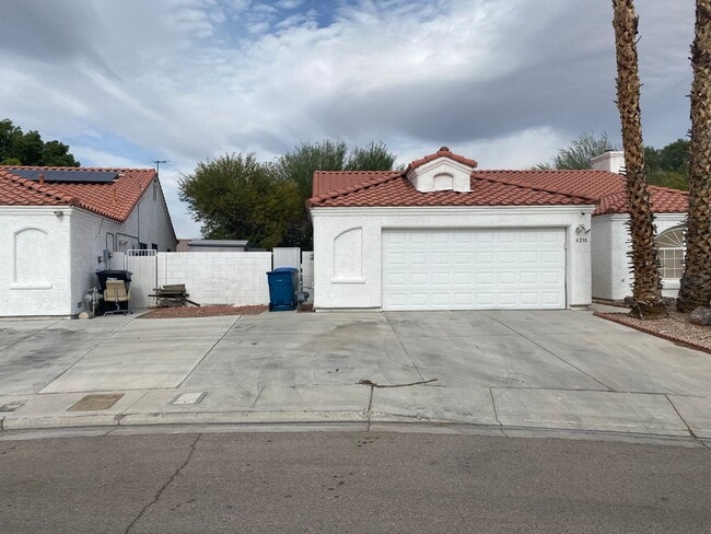 Building Photo - NW!! Single Story!! No Carpet!! No HOA!! B...