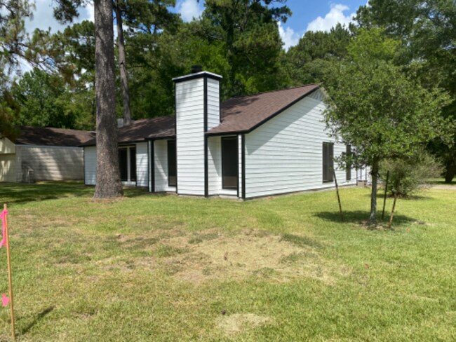 Building Photo - 17302 Broken Back Dr