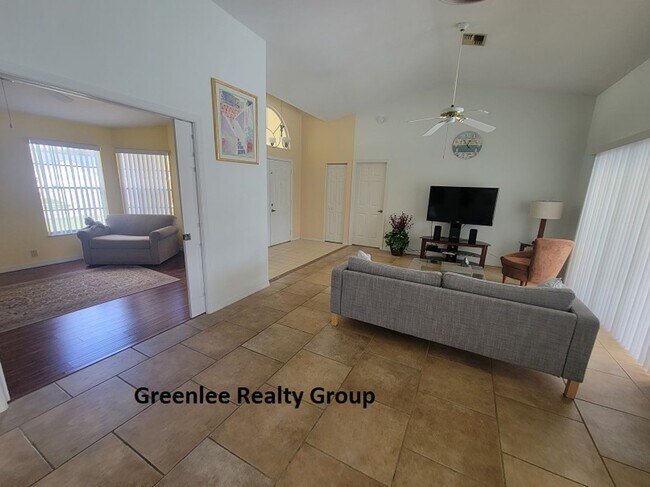 Building Photo - 2/2/2 Short Term Furnished Pool Home!- 3 month minimum lease