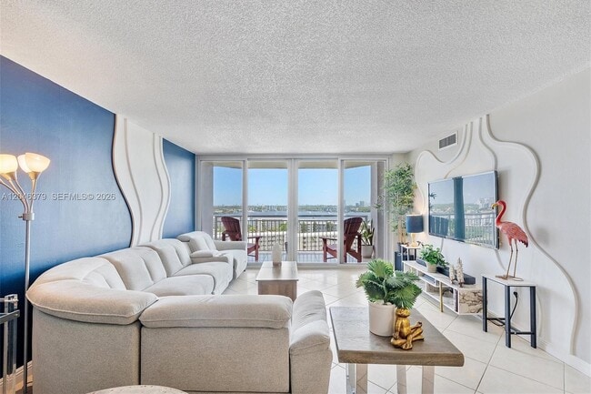 Building Photo - 18031 Biscayne Blvd