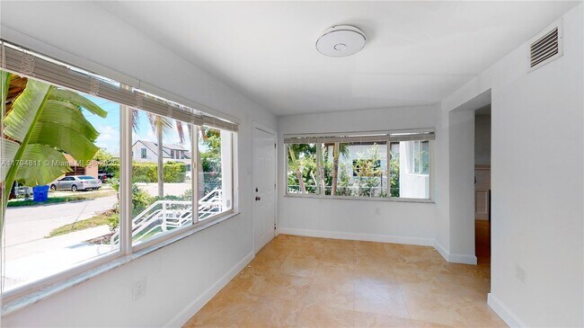 Foto del edificio - 2915 SW 24th St