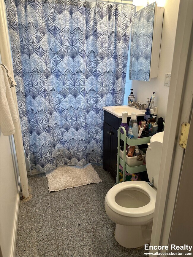 Foto del edificio - 110 Brainerd Rd