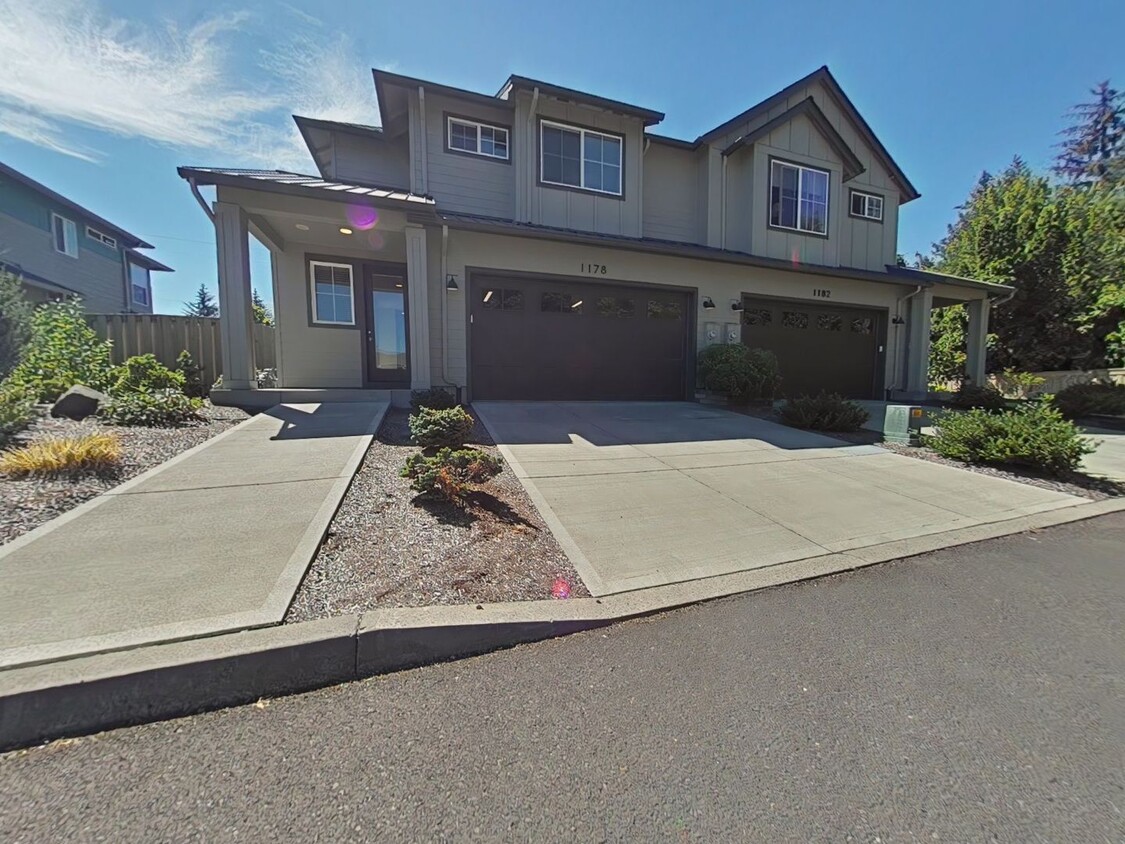 Primary Photo - 3 Bedroom House ~ South Corvallis ~ Small ...