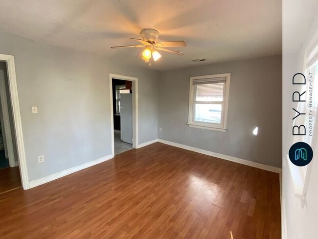 Photo - 1413 Blair St House