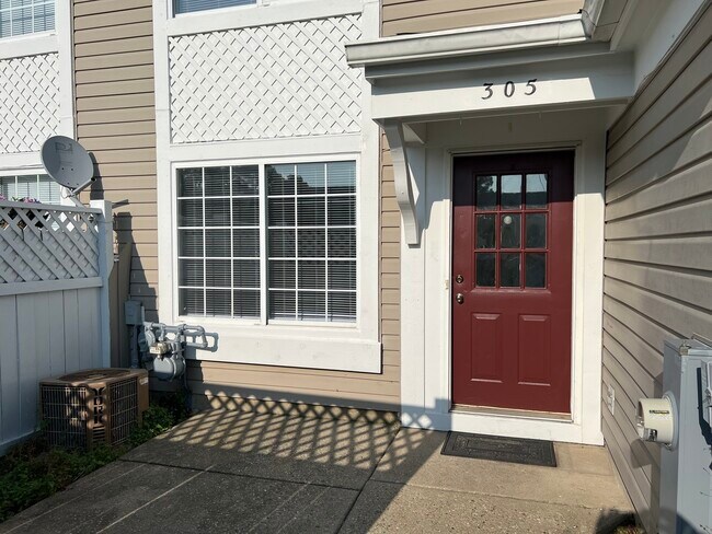 Building Photo - 305 N Gregory St