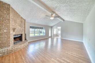 Building Photo - 2701 Knoxville Dr