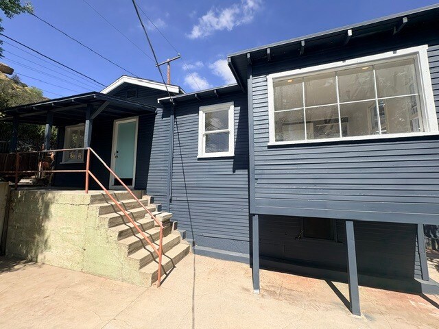 Foto del edificio - 9322 Franklin St