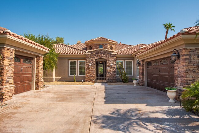 Building Photo - 45 Vista Encantada